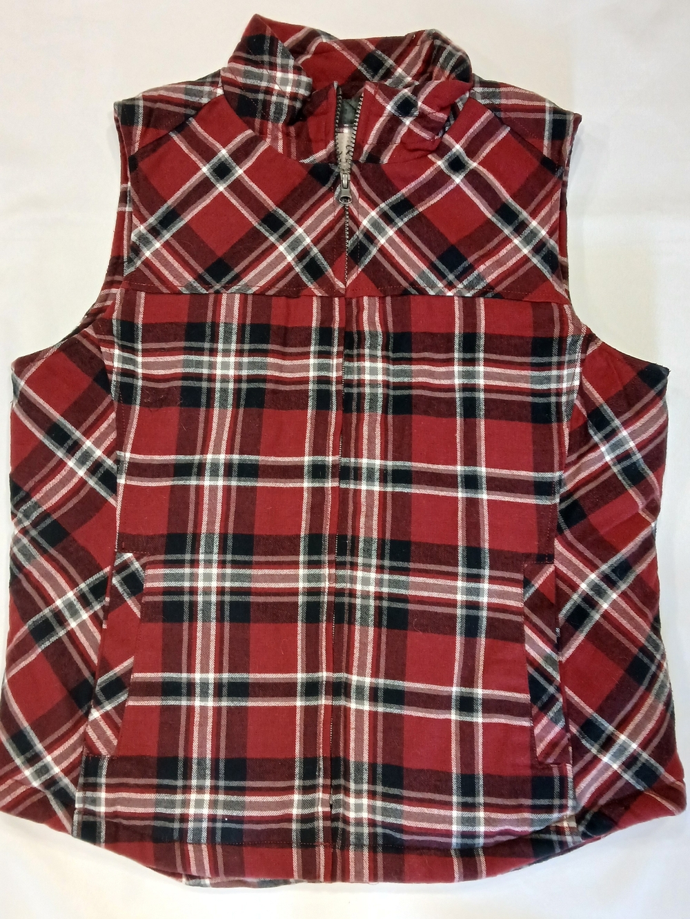 North River Outfitters Size Medium Red Plaid Quilted Vest Sleeveless Flannel EUC